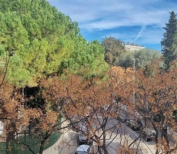 Beautiful 3 - Parking -centre -tram Apartamento *